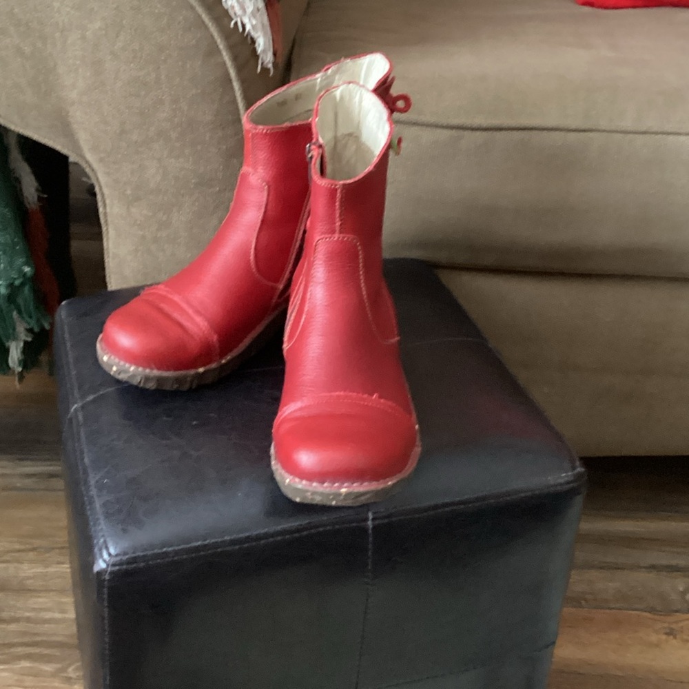 El Naturalista Vibrant Red Ankle Booties